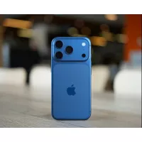 Обзор Apple iPhone 17 Pro: новый дизайн, но главное — зум
